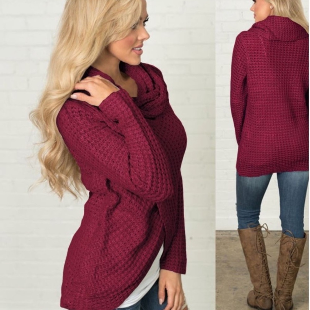 Asymmetrical turtleneck burgundy sweater - Picture 2 of 5